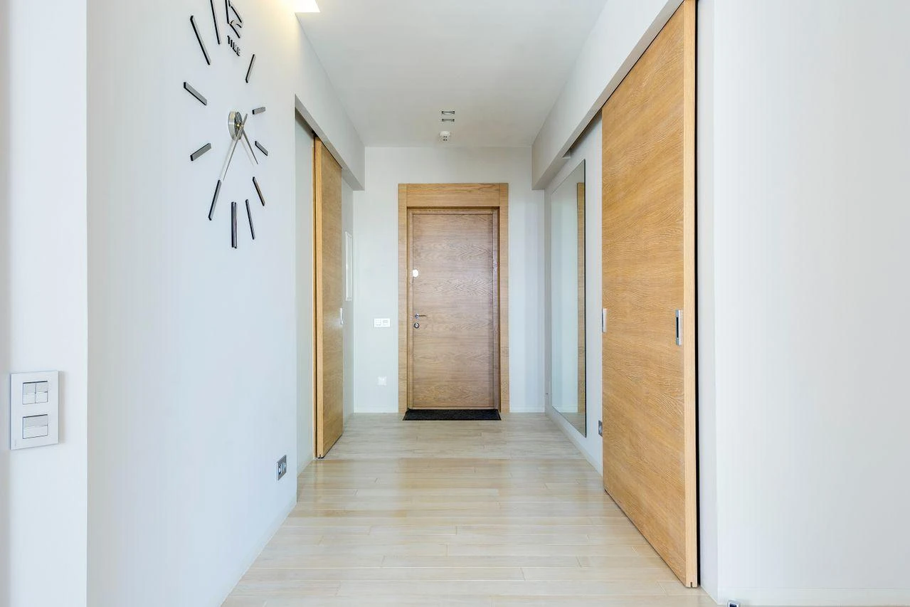 Cum îți dai seama că a venit momentul să schimbi ușa de exterior la apartament
