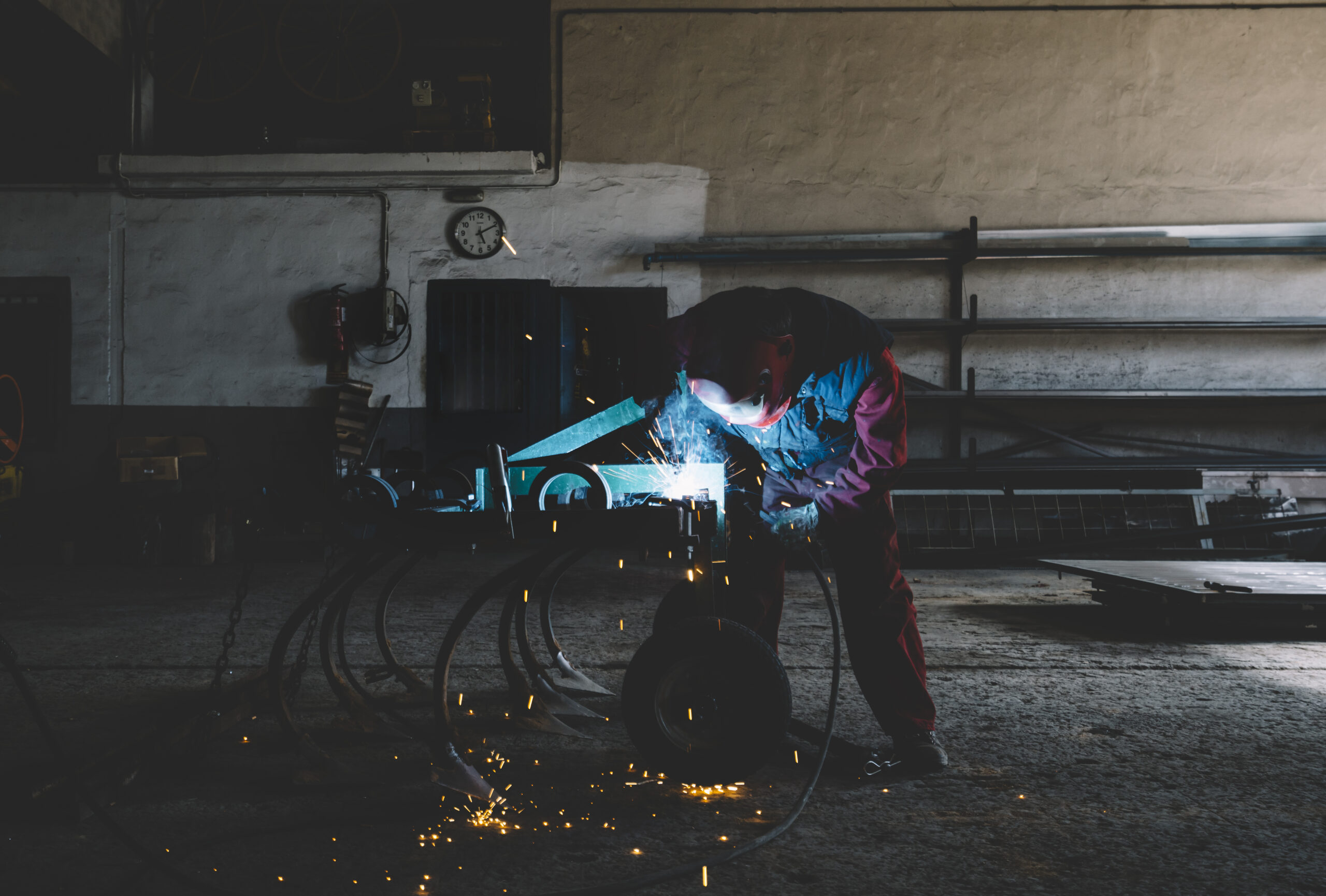 Sudura inteligentă începe cu un aparat invertor