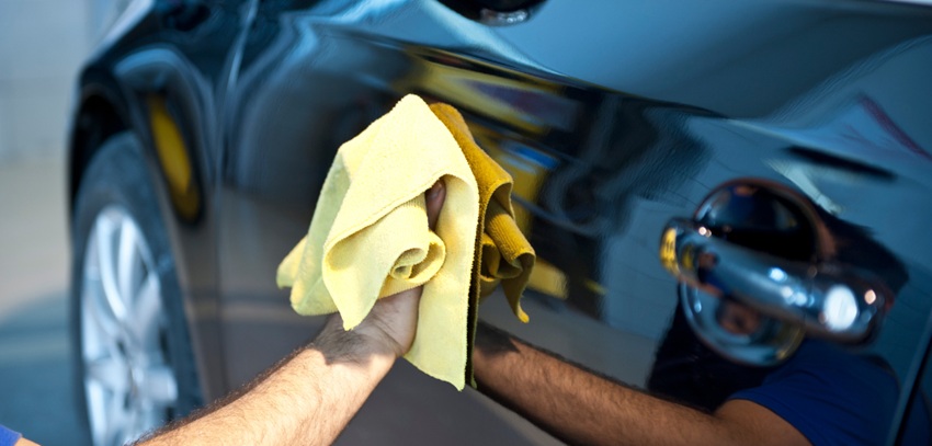 Ce diferențiază o lavetă microfibră auto de un prosop pentru uscare?