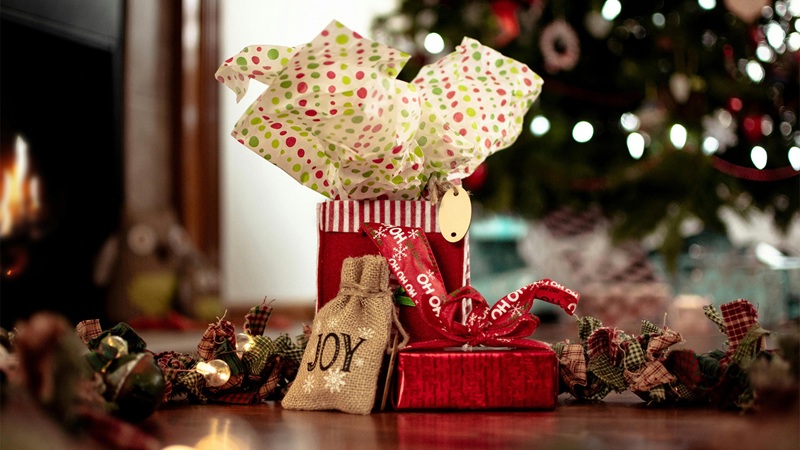 RioTabak Rogerius Oradea: cadouri de sărbători pentru toată lumea – de la accesorii premium la seturi speciale