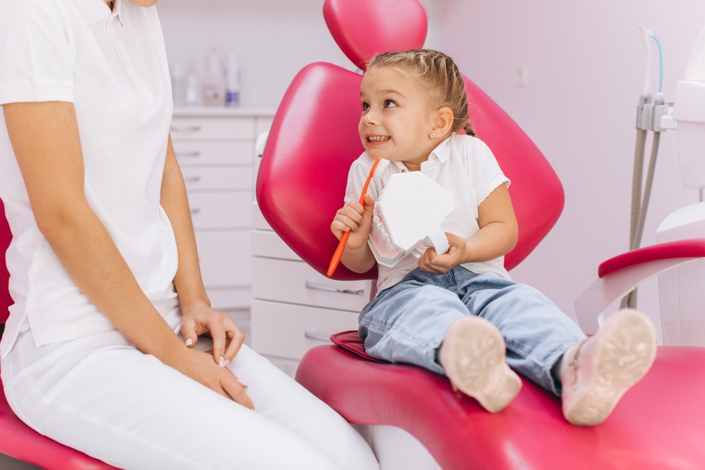 Îngrijirea dinților de lapte – ghid complet pentru părinți