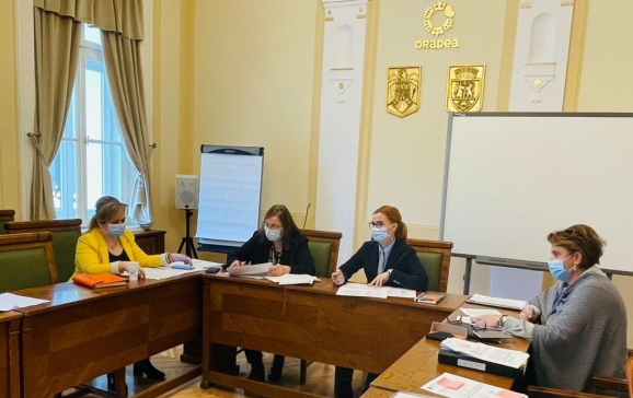 Constructorii, asteptati sa-si depuna ofertele la licitatiile Primariei pentru reabilitarea fatadelor cladirilor situate in ansamblul urban - Centrul istoric Oradea Constructorii, asteptati sa-si depuna ofertele la licitatiile Primariei pentru reabilitarea fatadelor cladirilor situate in ansamblul urban - Centrul istoric Oradea