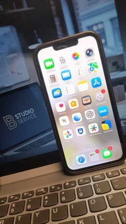 Reparații telefoane, calculatoare, laptopuri, tablete.