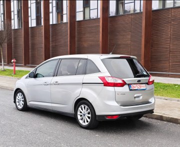 Ford Grand Cmax - 5