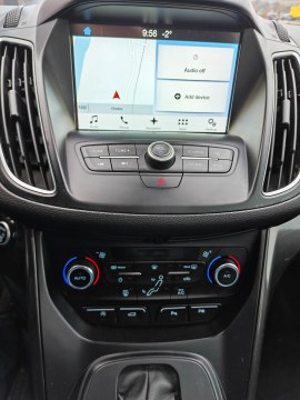 Ford Grand Cmax - 10