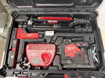 Nivela laser Milwaukee M12 3PL - 2