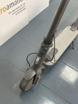 Trotineta electrica Xiaomi Mi Electric Scooter Essential, putere motor 250 W - 2