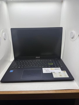 Laptopul ASUS E510M
