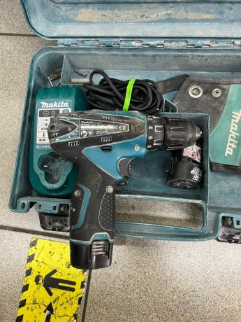 Autofiletanta Makita DF330D 3 baterii + inc 