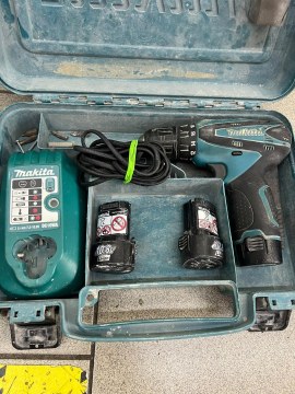 Autofiletanta Makita DF330D 3 baterii + inc  - 2