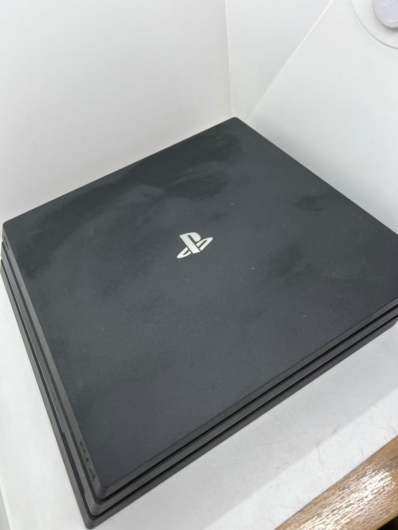 PS 4 PRO 