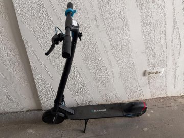 Trotineta electrica Blaupunkt ESC608, viteza max. 25 km/h, autonomie max. 20 km, pliabila, motor 250W,