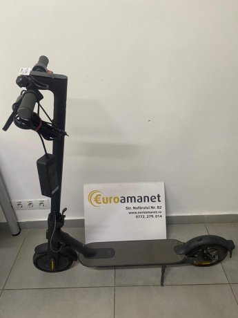 Trotineta electrica Xiaomi Mi Electric Scooter Essential, putere motor 250 W