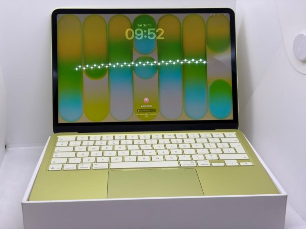 Laptop Apple MacBook Neo 13", Apple A18, 8GB RAM, 256GB SSD