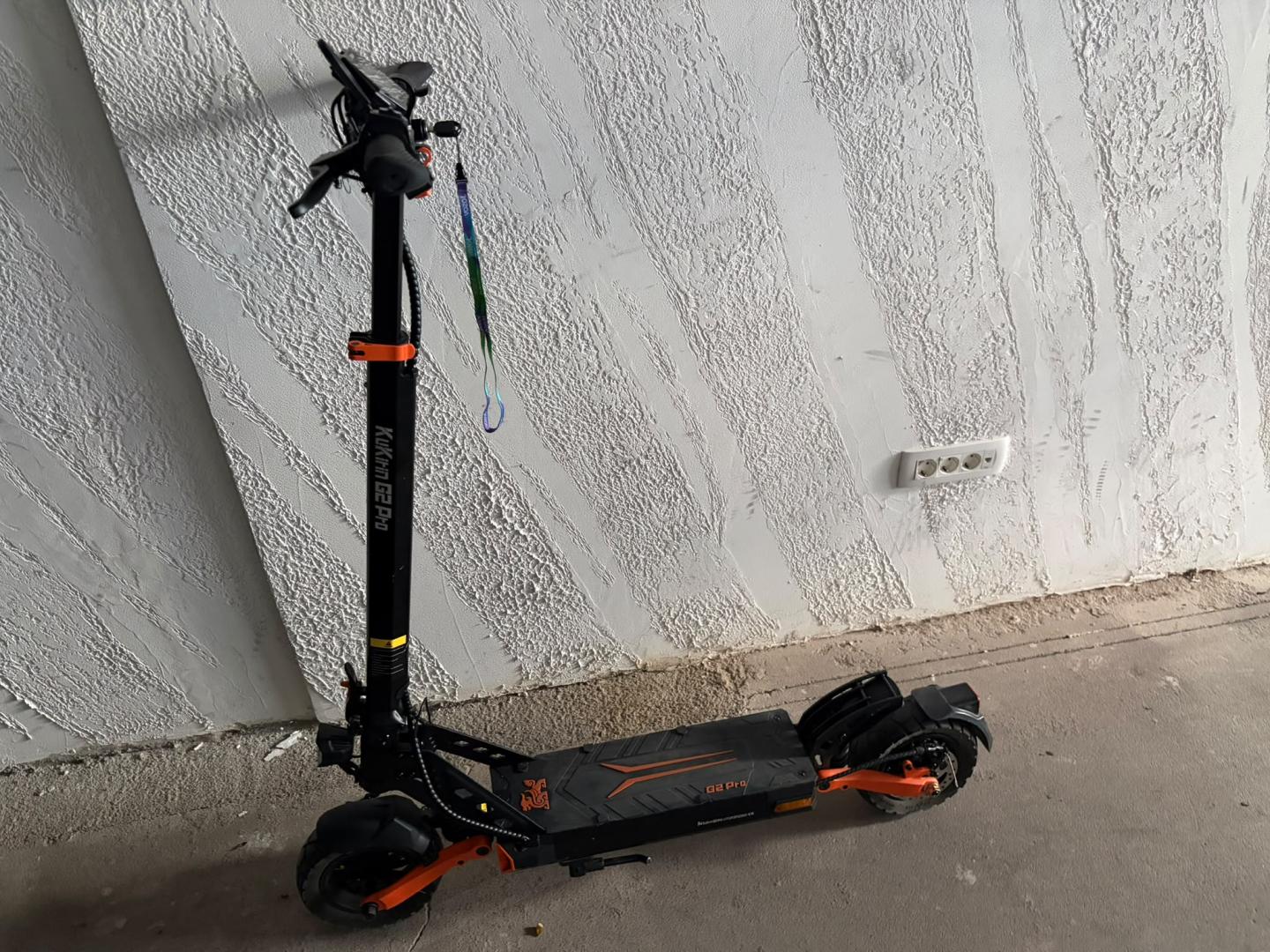 Trotineta electrica KuKirin G2 Pro, pliabil, putere motor 600 W, autonomie max. 55 Km, viteza maxima 45 Km/h, Negru