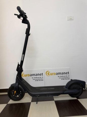 Trotineta electrica Ninebot KickScooter E2 PRO