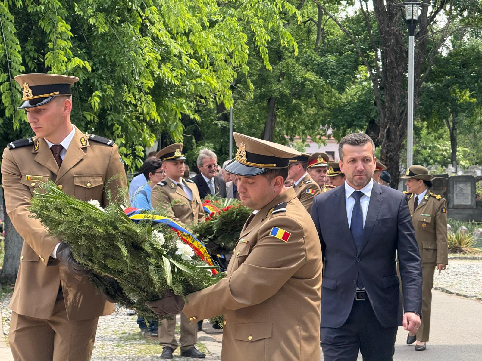 Primarul Florin Birta a participat la manifestările dedicate Zilei Eroilor